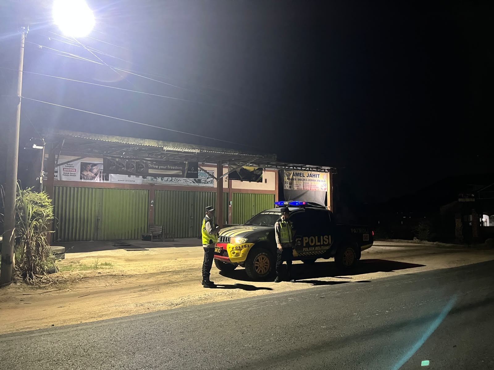 Jaga Keamanan Malam Hari, Polsek Belitang I Intensifkan Patroli KRYD di Empat Desa