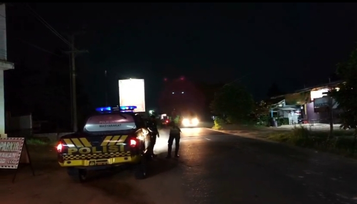 Personel Polsek Belitang I Gelar Patroli KRYD Lintas Guna Antisipasi Kriminalitas 3C dan Balap Liar