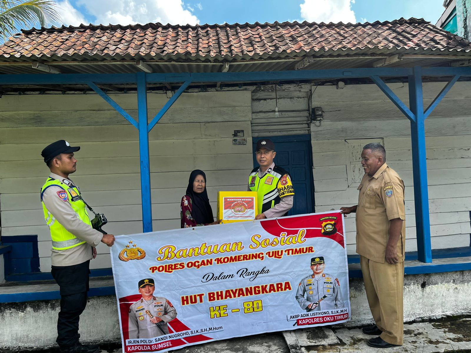 Menyambut HUT Bhayangkara Ke-80, Polsek Belitang I Gelar Bulan Bakti Melalui Aksi Sosial Nyata