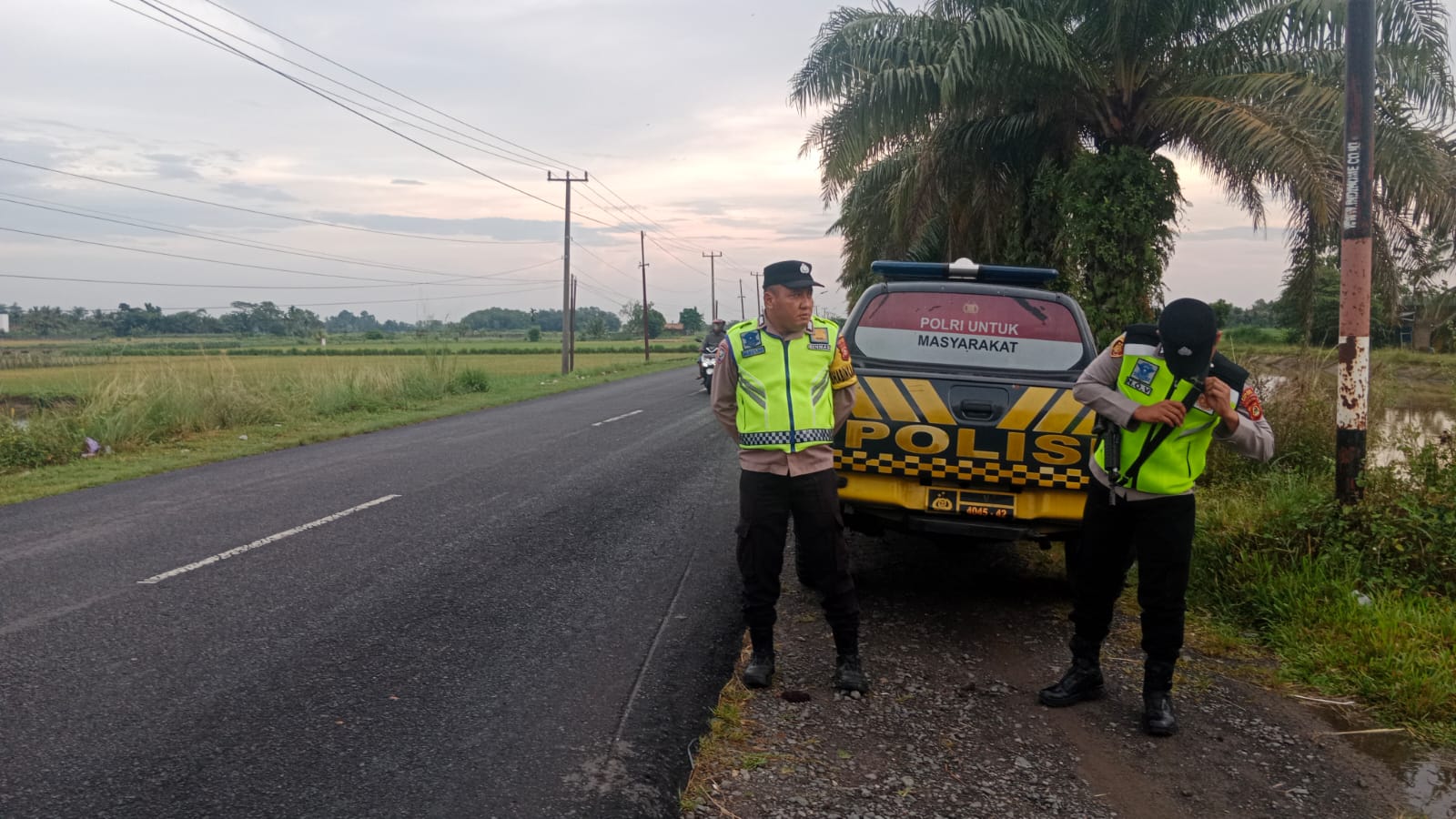 Amankan Jalur Protokol, Polsek Belitang I Sukses Gelar Patroli KRYD Sore Hari dengan Hasil Nihil Pelanggaran