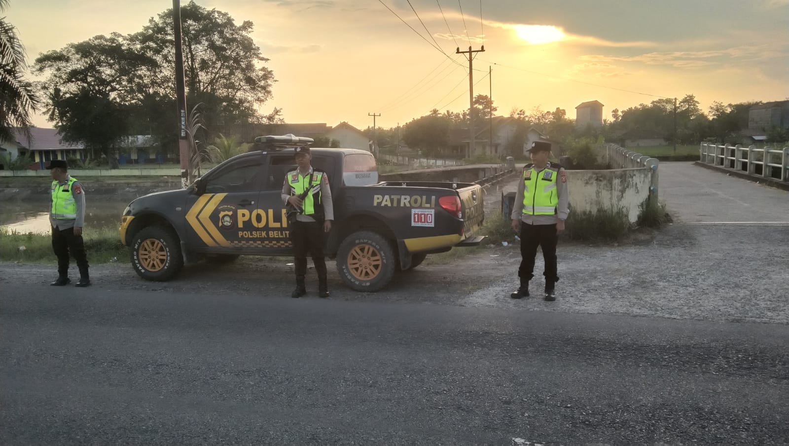 Jaga Libur Akhir Pekan Tetap Kondusif, Polsek Belitang I Sekat Jalur Lintas BK 9 hingga BK 8 dari Aksi Balap Liar
