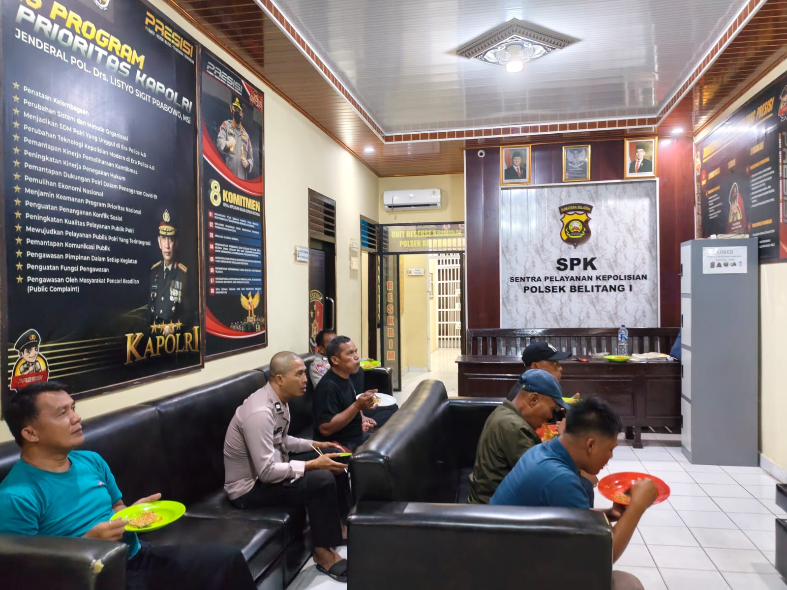 Lewat Nobar Piala Dunia 2026, Polsek Belitang I Rajut Kebersamaan dan Jaga Kamtibmas Bersama Warga