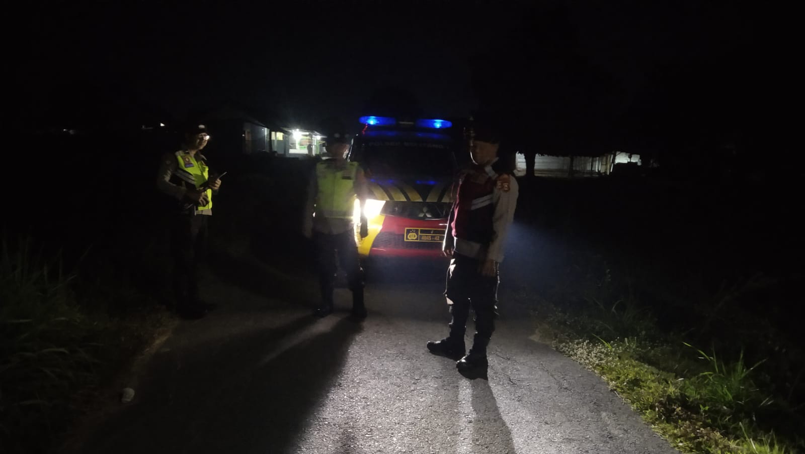 Jaga Malam Akhir Pekan, Polsek Belitang I Gelar KRYD Berskala Besar di Empat Desa