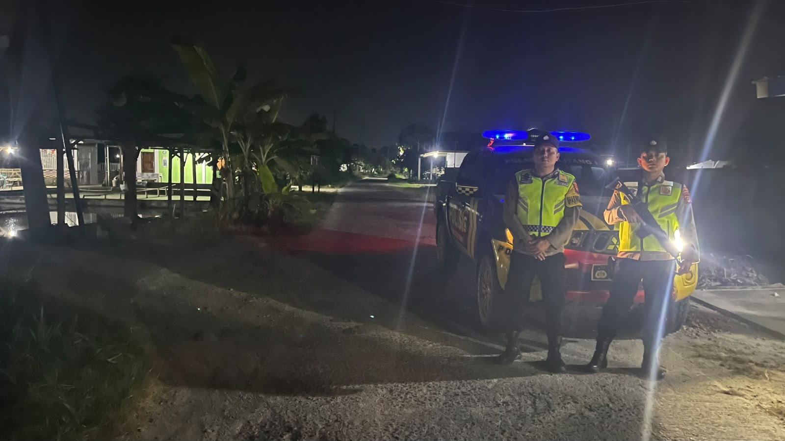Jaga Keheningan Malam, Polsek Belitang I Birukan Jalanan di 4 Desa Guna Antisipasi 3C