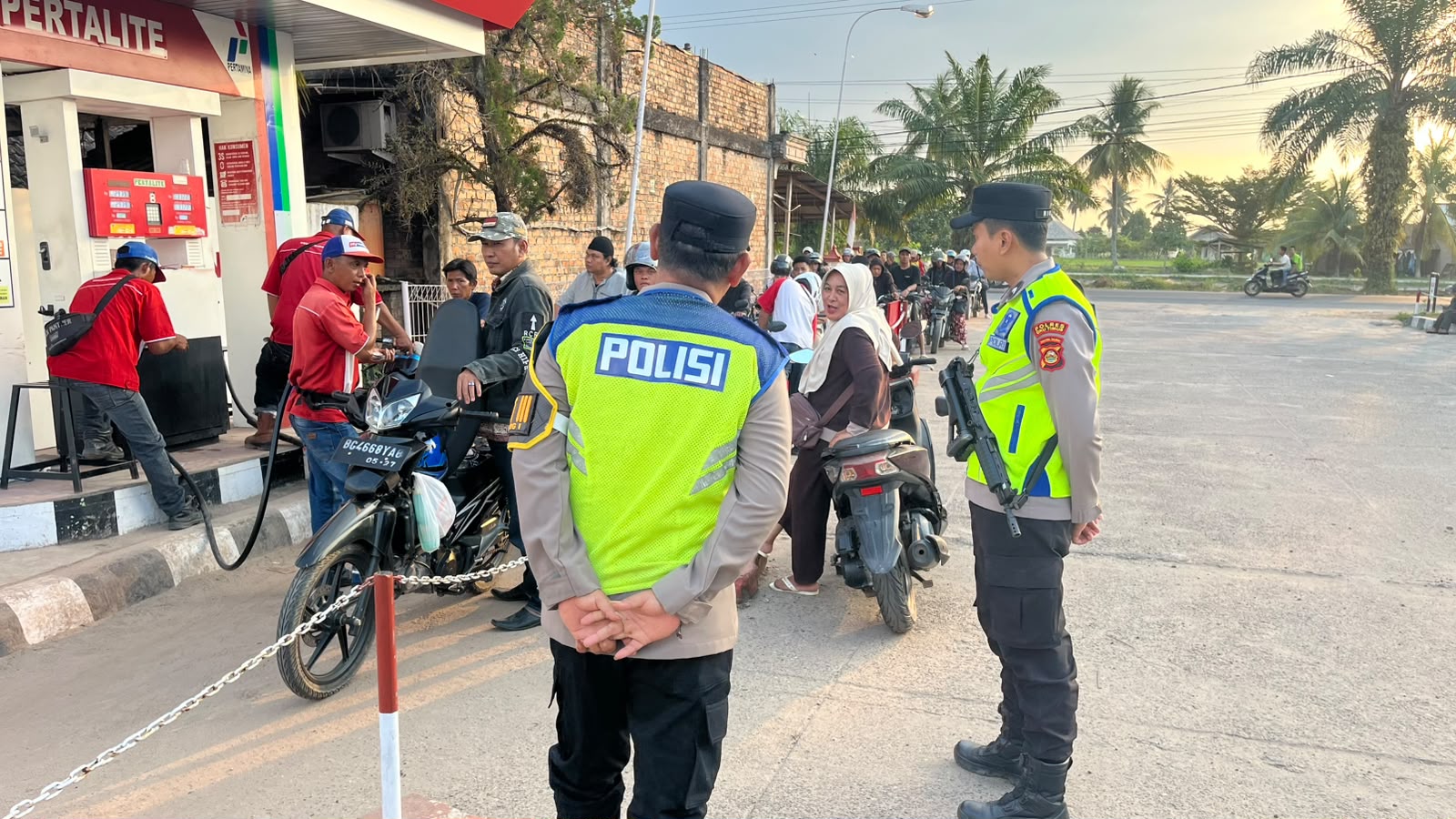 Polsek Belitang I laksanakan Pengawasan Lapangan Demi Kelancaran Pasokan Bahan Bakar