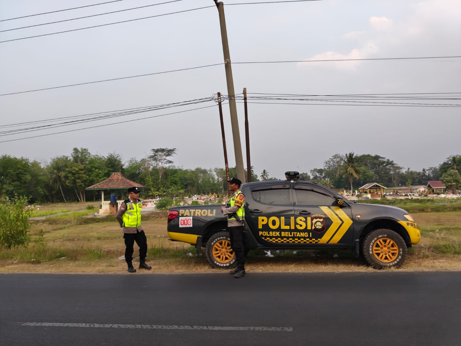 Kawal Keamanan Akhir Pekan Personel Polsek Belitang I Gencarkan Patroli Hunting Di Tiga Desa