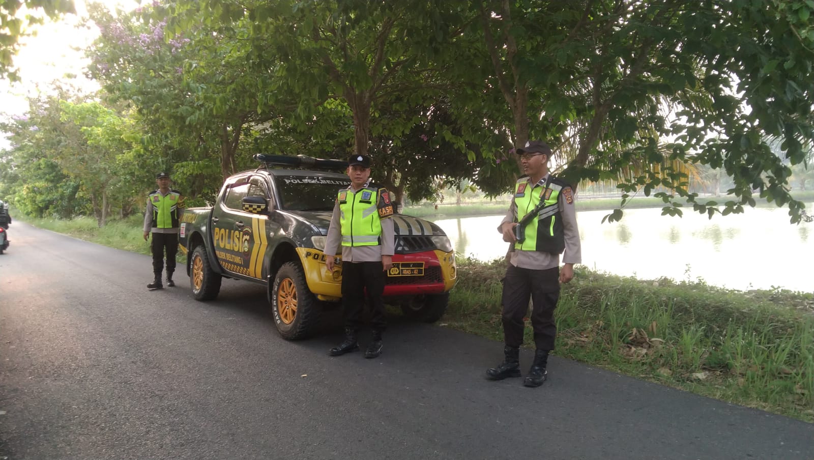 Jaga Kenyamanan Warga Jelang Petang, Polsek Belitang I Sisir Jalan Raya BK 9 hingga BK 8