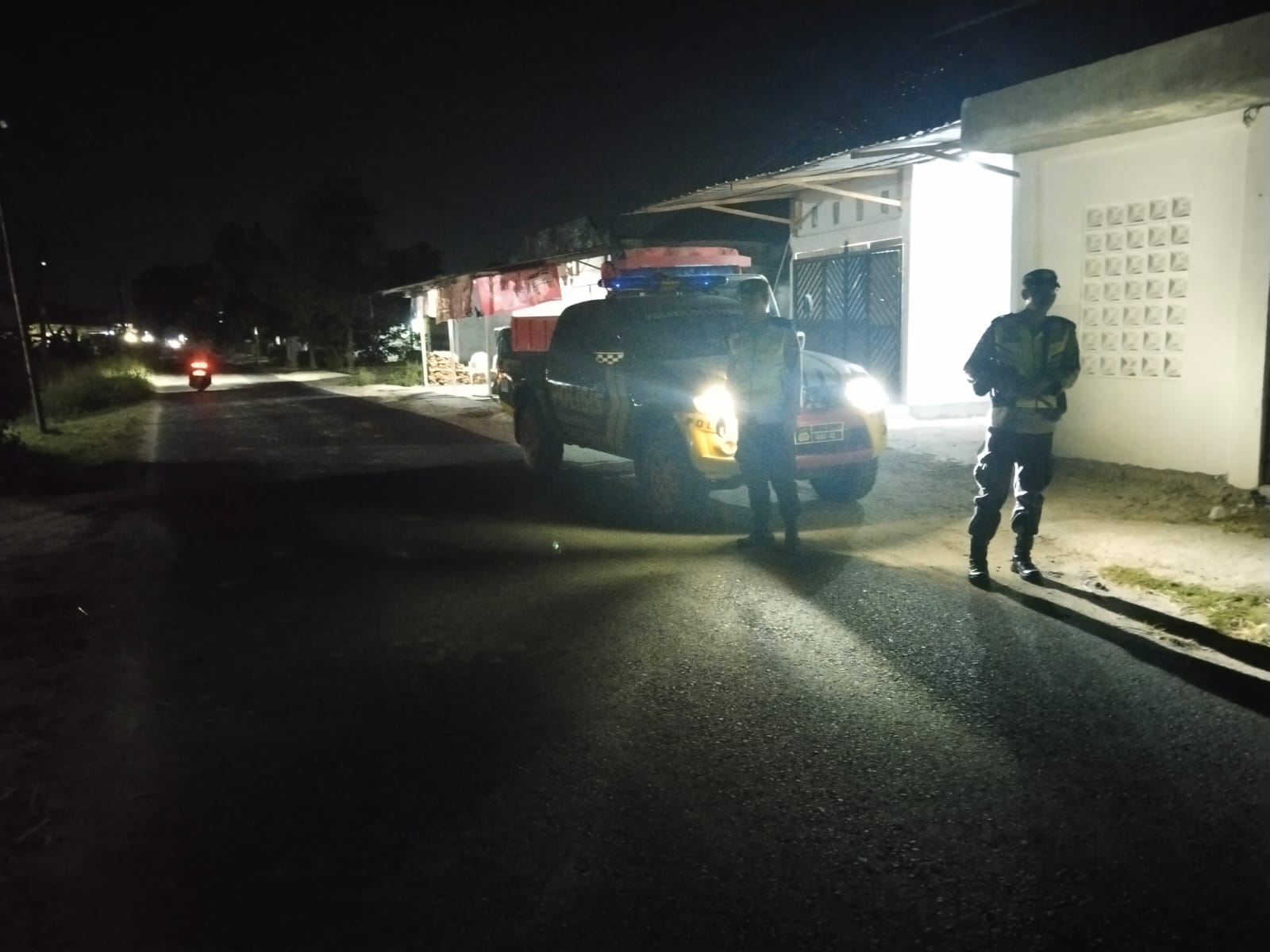 Jaga Kondusivitas Malam Hari, Polsek Belitang I Gelar KRYD di Tiga Desa Rawan